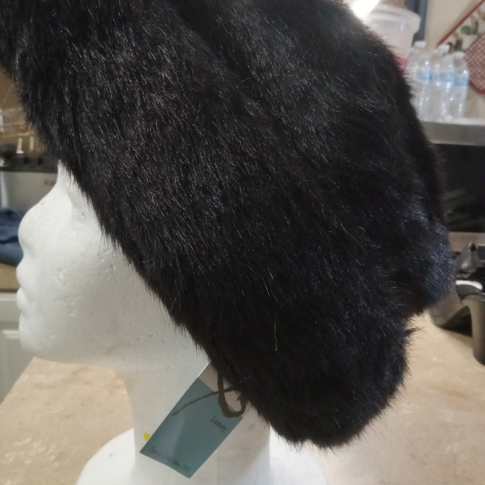 ƁETMAR FAUX FUR HAT - Picture 2 of 4